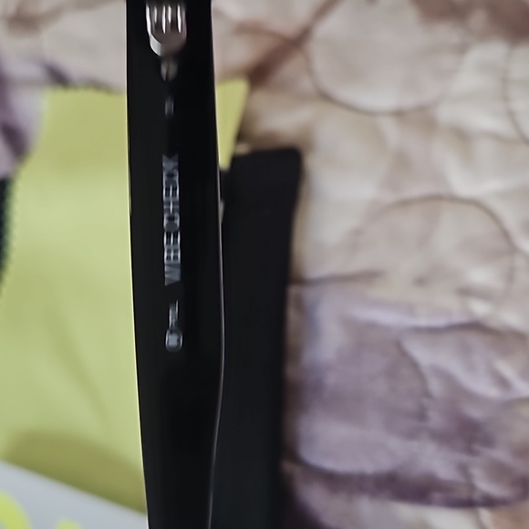 NWT Quay Australia Sunglasses Vibe Check Black Frame Black Polarized Lens - Picture 7 of 11